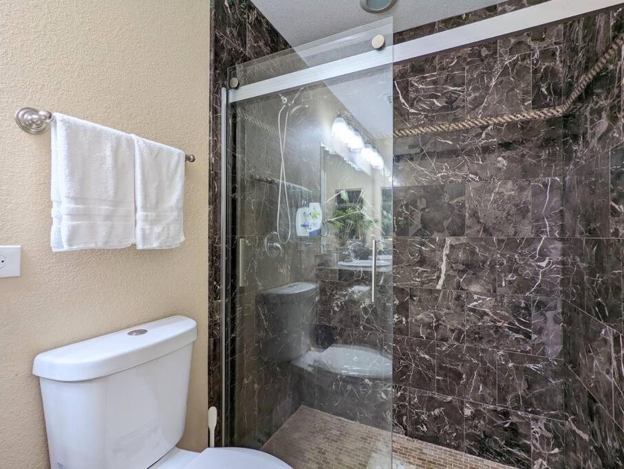 3Bed & 2Bath Property Couple Minutes From Siesta Key Beach & Downtown Сарасота Екстериор снимка